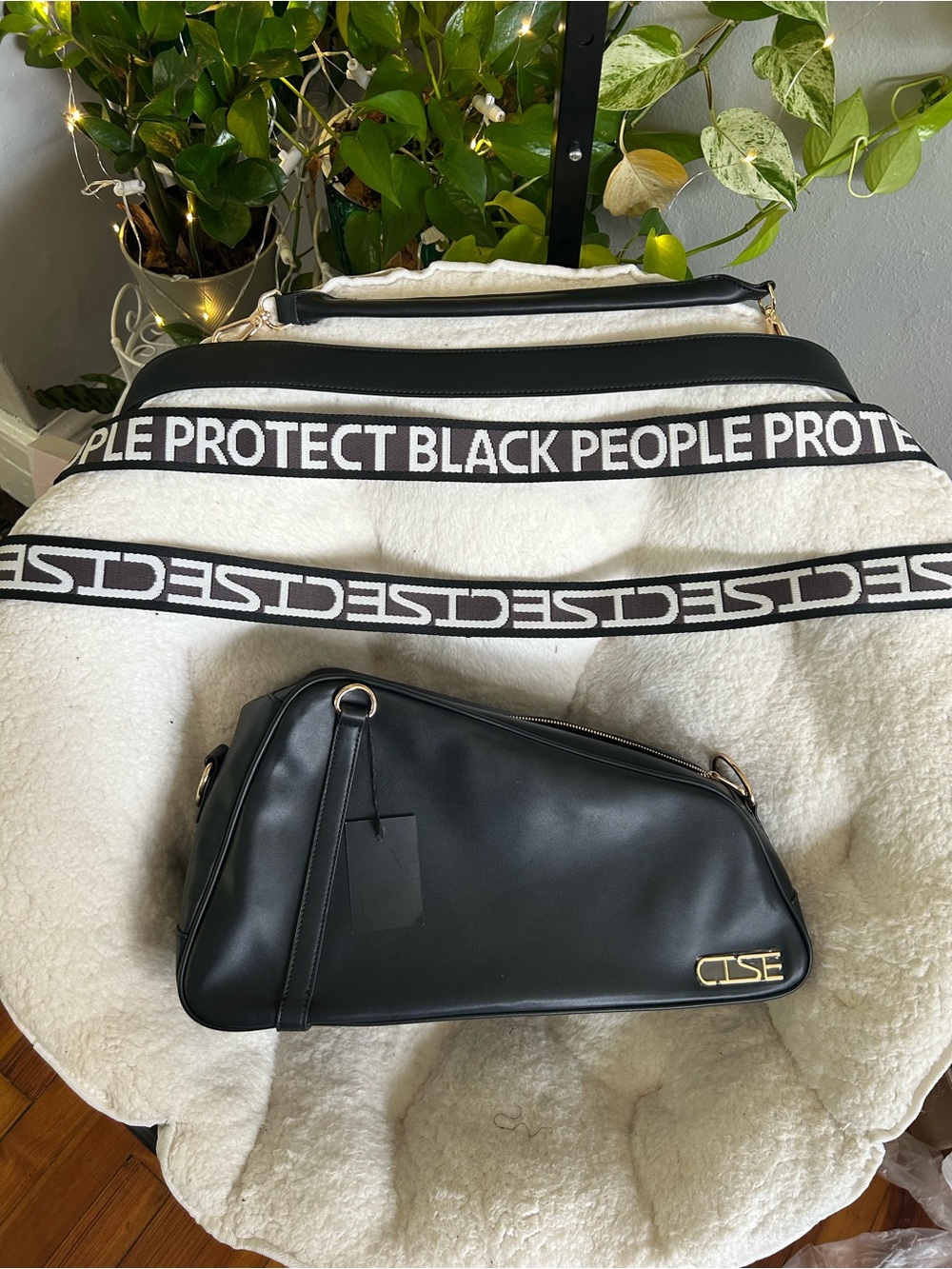 CISE Black Taxi Bag NWT 4 Straps + Dust Bag